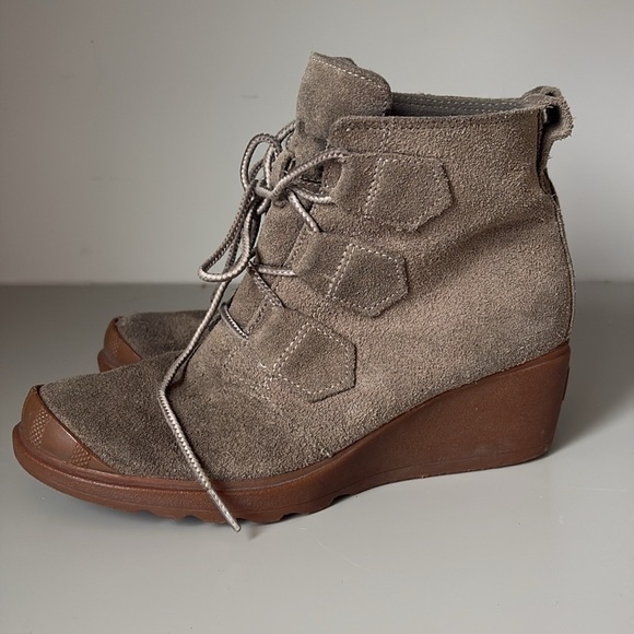 Sorel Toronto Waterproof Suede Lace Up Wedge Ankle Boot Tan Size 6 - Picture 1 of 9
